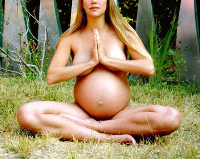 women yoga Pregnant nude