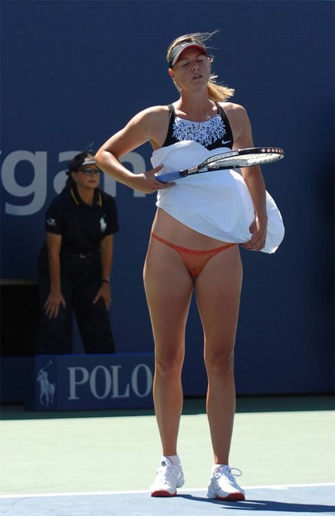 Tennis player oops