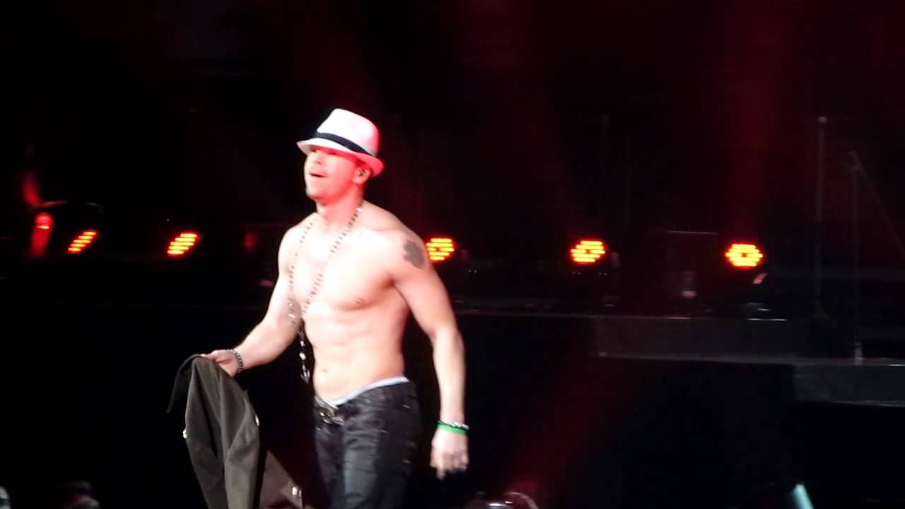 Donnie wahlberg shirtless