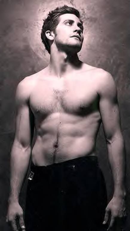 Jake gyllenhaal shirtless