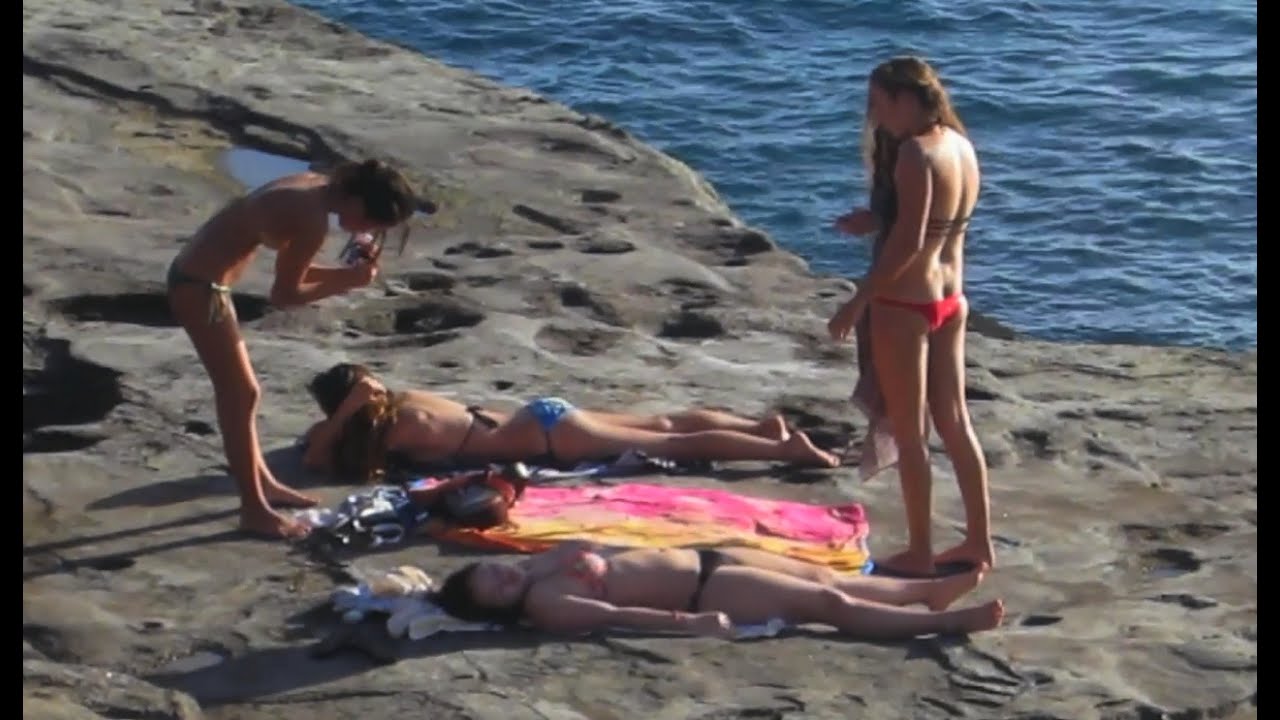 Hawaii nude waikiki beach girls